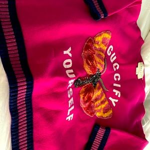 Pink Gucci Mid Sleeve Pullover Shirt. Girls size 8. Slightly worn. Super cute